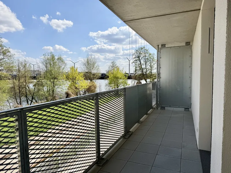 Panorama-Blick über das Wasser: 3-Zimmer-Wohnung mit Balkon und einzigartigem Ausblick — photo 1